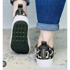 Reebok Onlux Slip On Camouflage‎ Walking Shoe Size 6.5